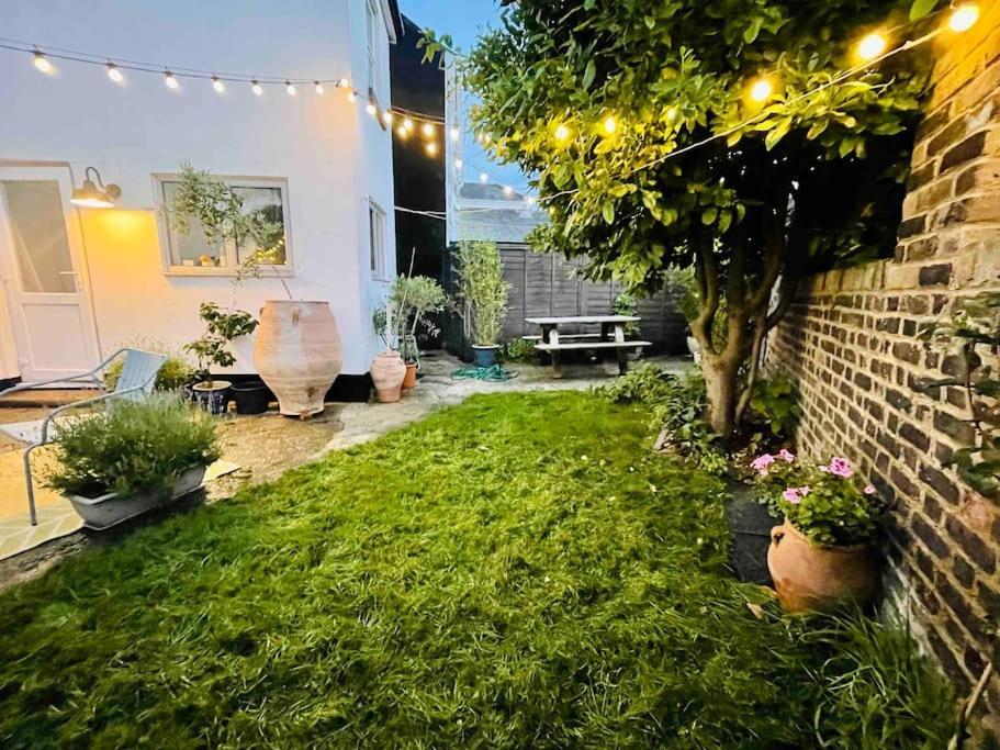 Northdene Cottage - Cosy Old Fisherman'S Cottage Two Mins From Sea - Free Parking - Wood Burning Stove - Roll Top Bath - Dog Friendly Deal Ngoại thất bức ảnh